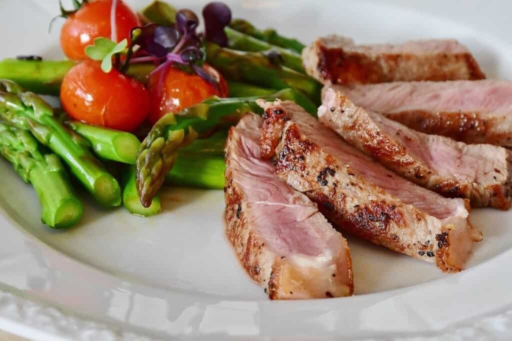 high protein meal with red meat and vegetables for home workout nutrition